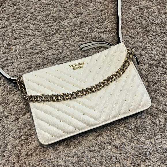 Victoria's Secret Handbags - Victoria's Secret White Quilted Crossbody with Gold Chain